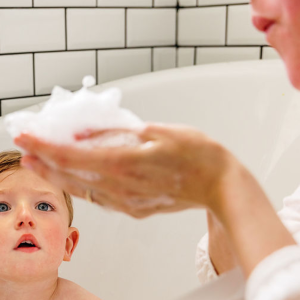 certifikovany-organicky-detsky-sprchovy-gel-na-telo-a-vlasy_4