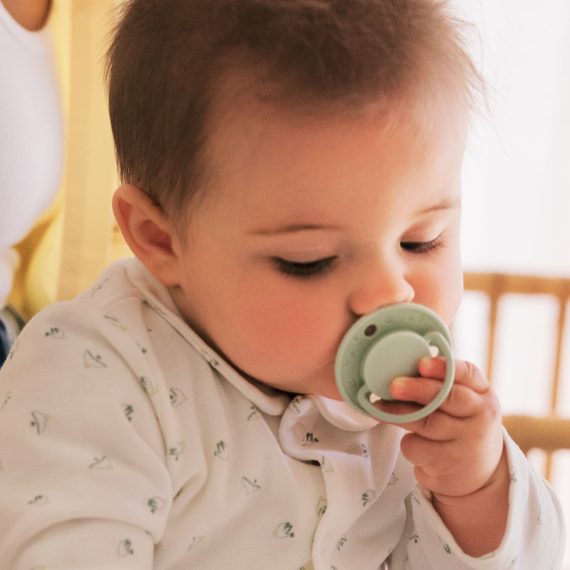 Sada 2 okrúhlych cumlíkov simple ružové +6M