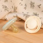 Sada 2 okrúhlych cumlíkov simple zelené 0-6M